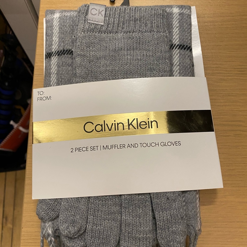 Scarf and glove set